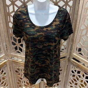 LuLaRoe Classic Tee Camo Print Size Small